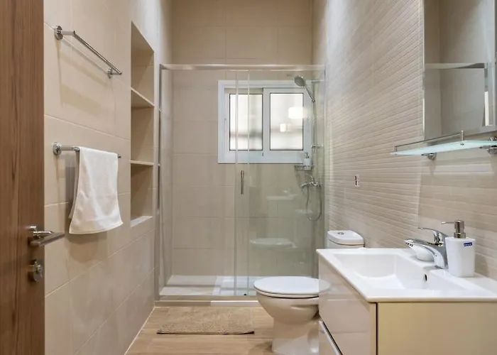 Verdant 1-bedroom In * ラルナカ