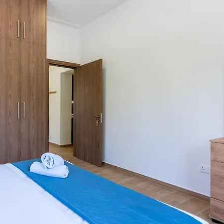 Verdant 1-bedroom In Appartamento Larnaca