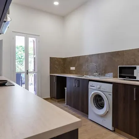 Verdant 1-bedroom In Appartamento *